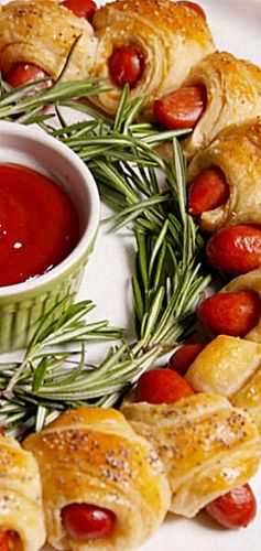 Pigs In A Blanket Wreath