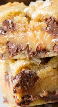 Salted Caramel Chocolate Chip Cookie Bars