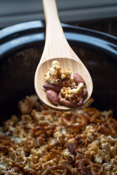 Slow Cooker Caramel Popcorn Snack Mix