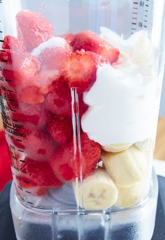 Strawberry Banana Yogurt Smoothie