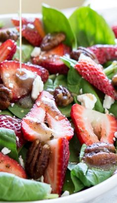 Strawberry Spinach Salad with Candied Pecans