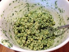 Toddler Meal: Easy Cheesy Spinach Pasta