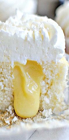 Vanilla Cupcakes Stuffed with Lemon Curd