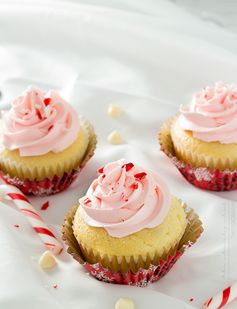 White Chocolate Cupcakes with Peppermint Buttercream