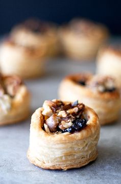 Blue cheese, cranberry and walnut puff pastry bites