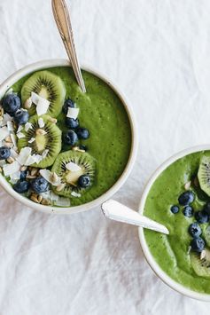 Clean Green Smoothie Bowl
