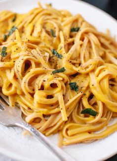 Creamy (vegan! Butternut Squash Linguine with Fried Sage