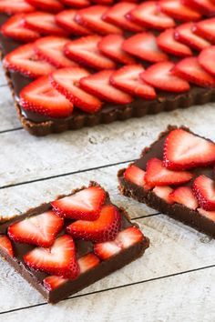 Gluten free vegan no-bake strawberry chocolate tart