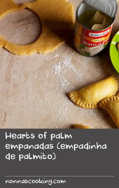 Hearts of palm empanadas (empadinha de palmito