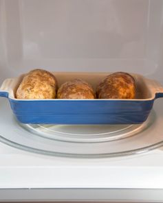 How To Bake a Potato in the Microwave