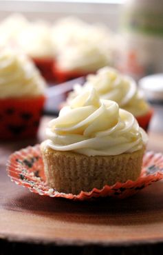 Maple Cupcakes with Maple Cream Cheese Frosting