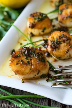 Perfect Pan Seared Scallops (with a Simple Pan Sauce