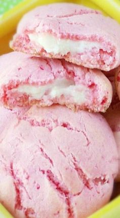 Strawberry Pudding Cheesecake Cookies