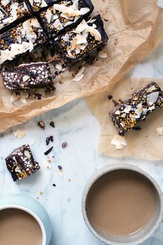 Super Chocolate Bars with buckwheat, bee pollen and hemp seeds