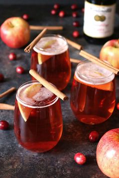 Apple Cinnamon Cranberry Mimosa (or Fauxmosa