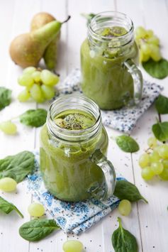 Avocado and grape smoothie