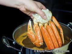 Boiled Snow Crab Legs with Old Bay Seasoning