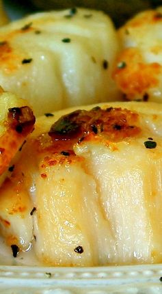 Buttery Garlic Seared Sea Scallops