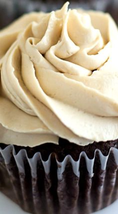 Chocolate Cupcakes with Kahlua Buttercream Frosting #SundaySupper