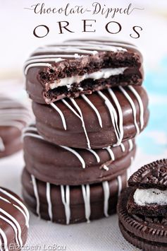 Chocolate-Dipped Oreos in 5 Easy Steps