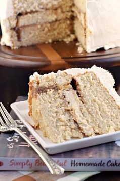 Cinnamon Roll Cheesecake Cake