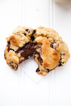 Copycat Levain Bakery Chocolate Chip Cookies