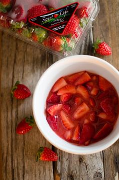 Goopy Goop - A Healthy Strawberry Sauce #SundaySupper #FLStrawberry