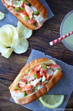 Lobster Rolls with Garlic Butter Buns