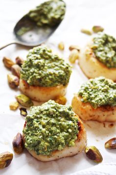 Pan Seared Scallops with Pistachio Pesto [21 Day Fix]