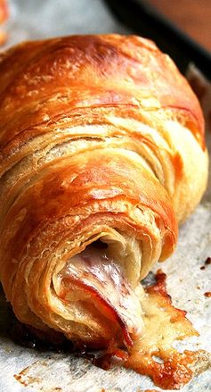 Prosciutto & Gruyère Croissants