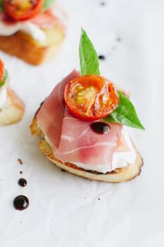 Prosciutto and Burrata Cheese Crostini