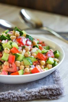 Shirazi Salad with Chickpeas