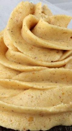 The Best Pumpkin Spice Buttercream Frosting