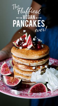 The Fluffiest Vegan Pancakes