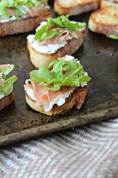 Whipped Goat Cheese Crostini with Prosciutto, Arugula & Honey