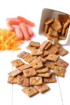 4 Ingredient Cheesy Carrot Crackers