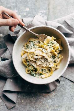 5 Ingredient Creamy Kale Pasta Bowls