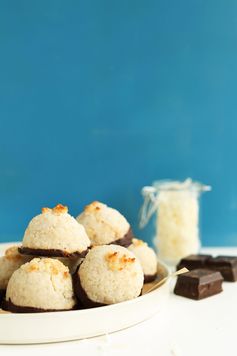 5 Ingredient Dark Chocolate Macaroons