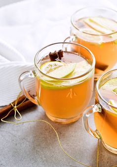 Apple mulled white wine