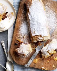 Apple strudel