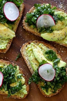 Avocado Toast with Lemon and Kale