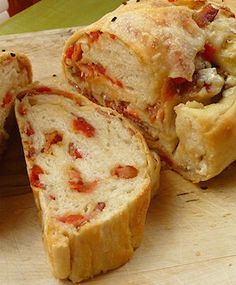 Bacon, Blue Cheese and Tomato Bread