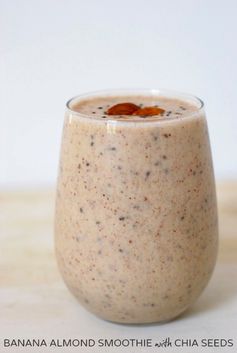 Banana Almond Smoothie with Chia Seeds