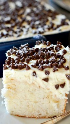 Cannoli Poke Cake