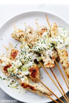 Chicken Skewers with Cucumber-Garlic Yogurt Sauce (Taratur