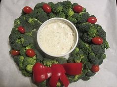 Christmas Wreath Vegetable Platter