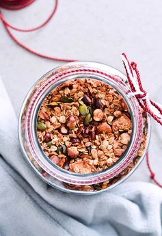 Cinnamon apple pistachio soft granola