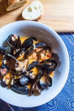 Coconut-Curry Mussels | #SundaySupper