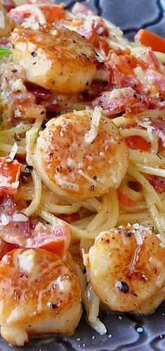 Creamy Garlic Scallop Spaghetti with Bacon