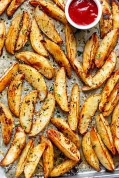 Crispy Garlic Baked Potato Wedges